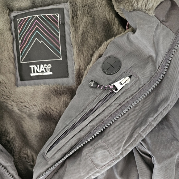 🇨🇦 Aritzia TNA Charcoal Grey Aspen Parka Coat - Picture 13 of 14